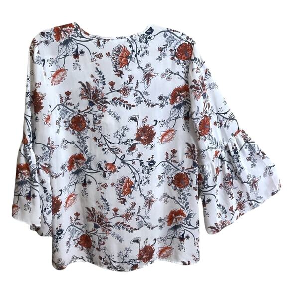 Violet + Claire Blouse SZ L White Floral Spring Ruffle Bell Sleeve - Picture 7 of 8